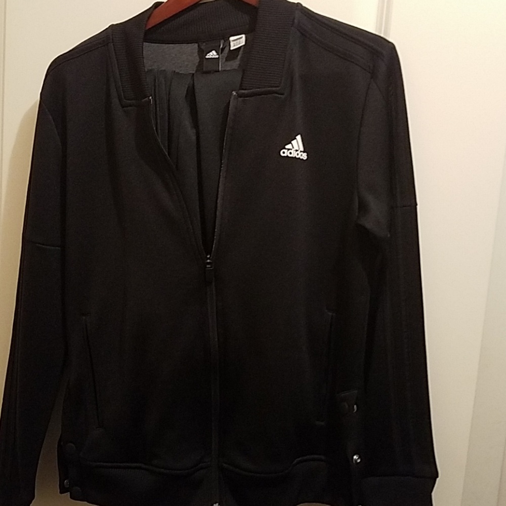 Size M. All Black Adidas Tracksuit set women.